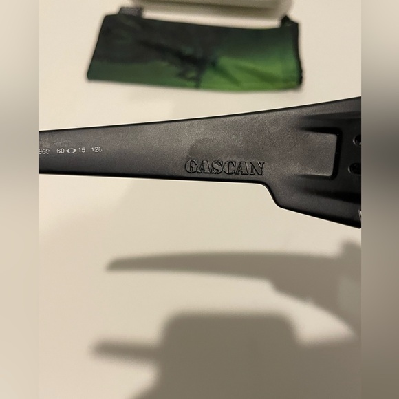 Oakley Gascan OO9014 Men’s Sunglasses / 60•15•128 -
Oakley Sunglasses Men’s - Picture 11 of 16